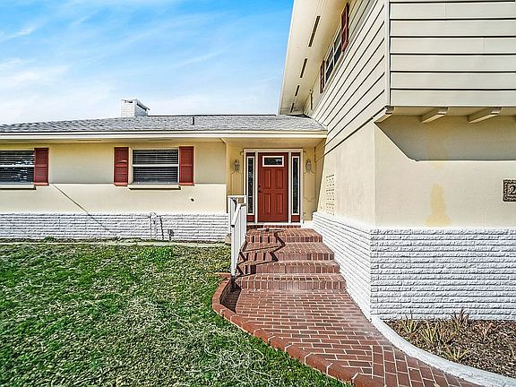 4th image of 265 Antigua Dr