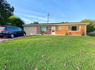 1701 Mary Hubert Ct, Saint Louis, MO 63125