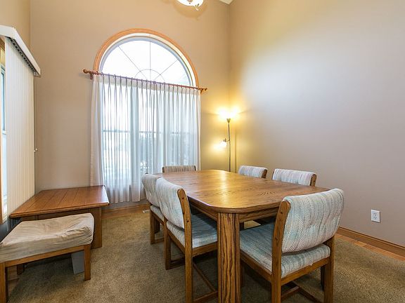 5th image of 9393 Royal Wood Dr