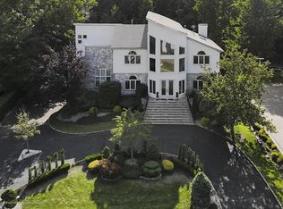 123 Valesi Dr, Morganville, NJ 07751