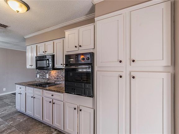 5th image of 3312 Denbury Dr