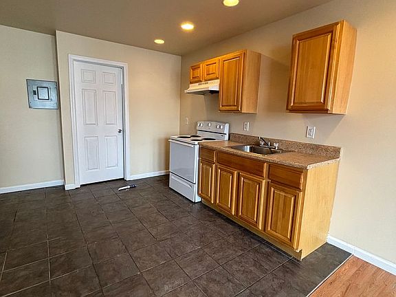 5th image of 3555 Jasper St Floor 2