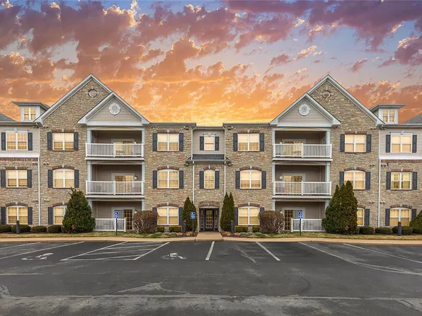 6 Monarch Trace Ct APT 305, Chesterfield, MO 63017