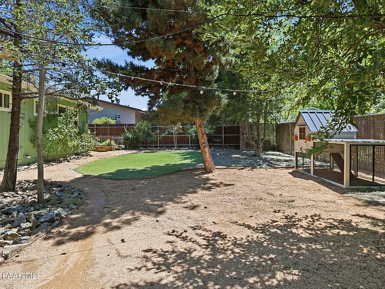 1978 Catalpa Cir — Photo 26