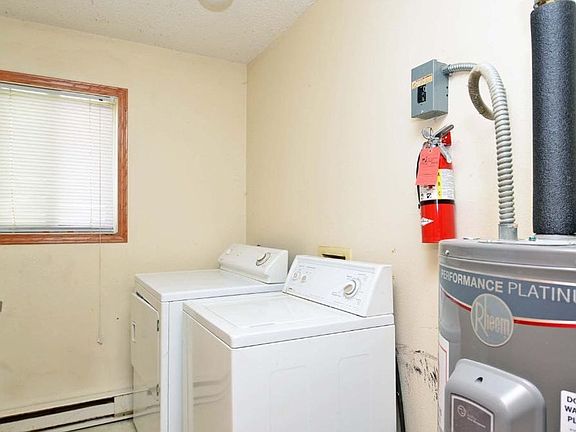 4th image of 1032 Knox Ave N #3
