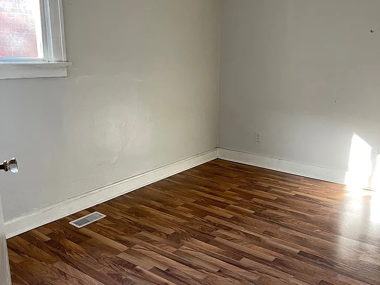 1681 Oak St #B — Photo 4