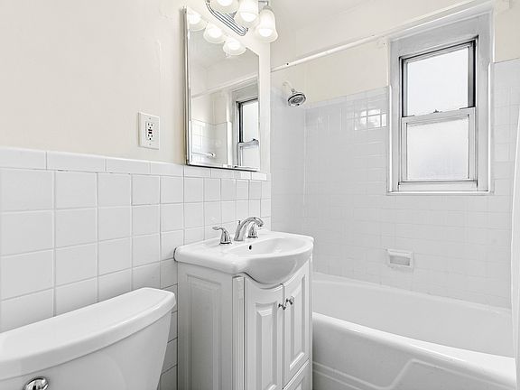4th image of 111 3rd Ave APT 11D