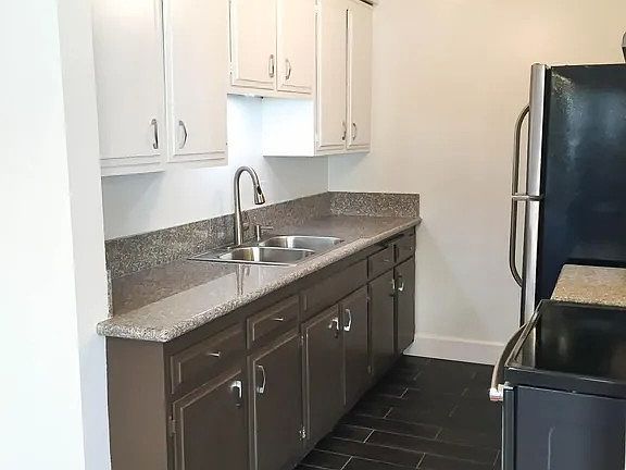 5th image of 4423 Ambrose Ave APT 2