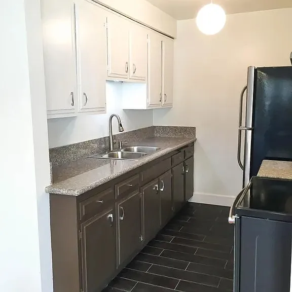 4423 Ambrose Ave #2 — Photo 5