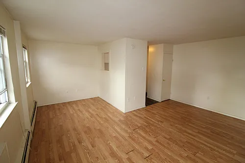 33 Burnside Ave #G1 Photo 1