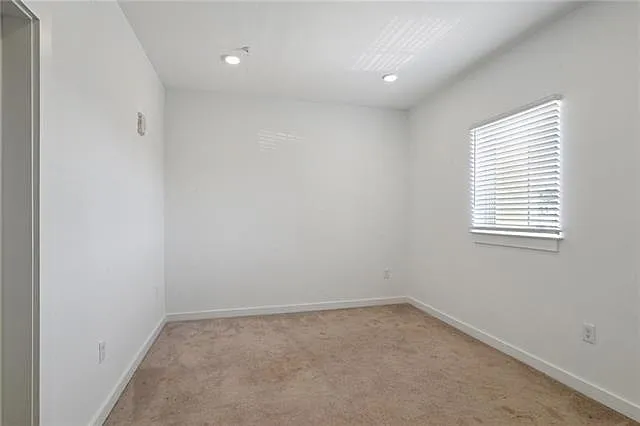 2100 Saint Thomas St #205 — Photo 9
