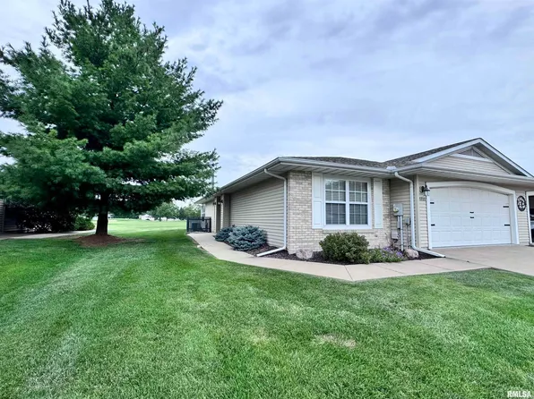 1111 Hawthorn Rdg, Macomb, IL 61455