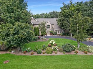 54 Woodview Ln, Lemont, IL