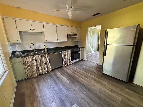4th image of 949 54th St