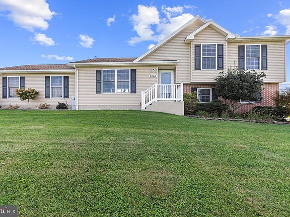 2nd image of 847 Mich Trace Dr