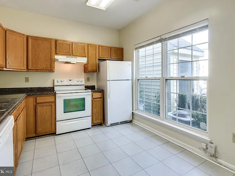 2018 Cooper Point Ct — Photo 12