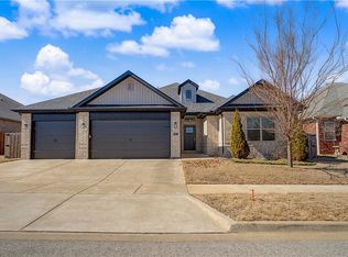 615 N Phoenix Rd, Fayetteville, AR 72704