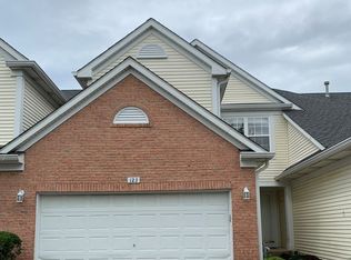 123 Tara Ln, West Chicago, IL 60185