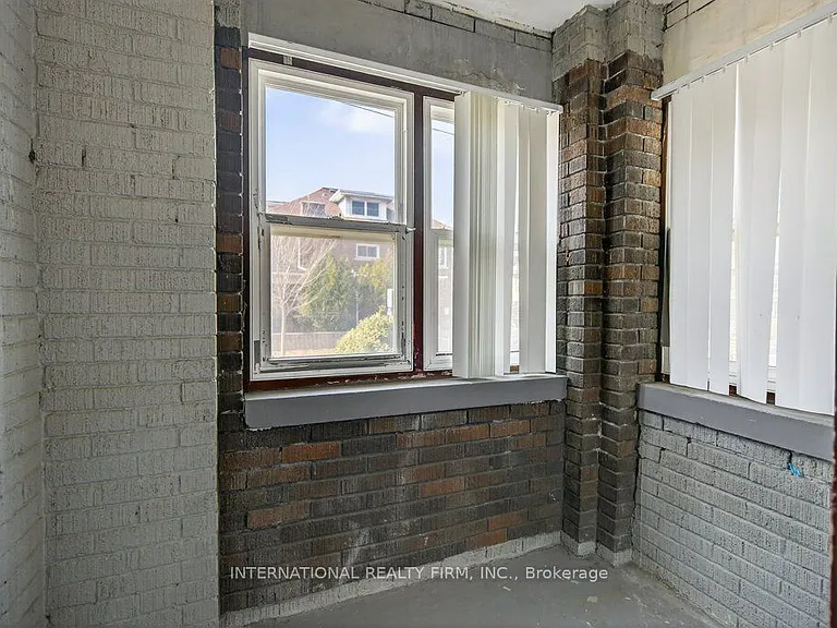 109 Balsam Ave S #4 — Photo 12