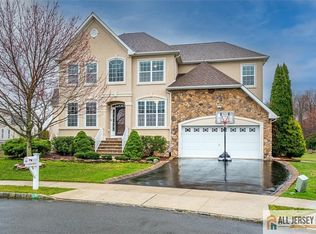 10 Eddington Ln, Monroe Township, NJ 08831