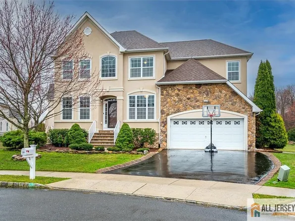 10 Eddington Ln, Monroe Township, NJ 08831