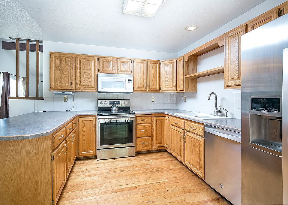 2nd image of 617 Woods Ave