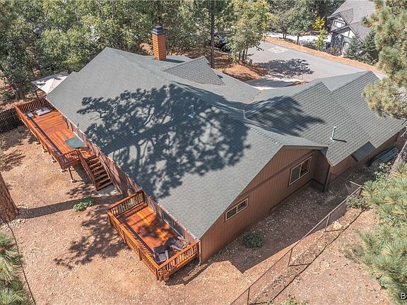 3rd image of 1389 La Crescenta Dr