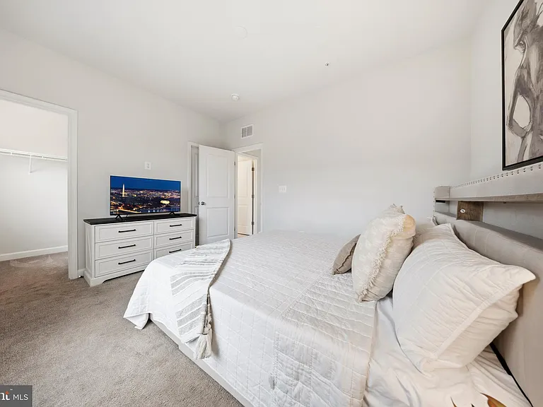 617 Leigh Way — Photo 40