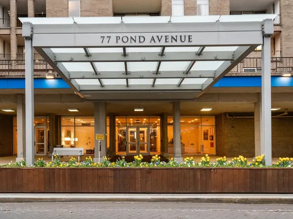 77 Pond Ave APT 805, Brookline, MA 02445