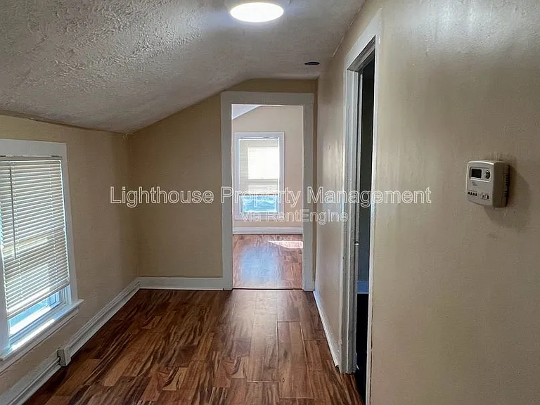 219 E North St #2 — Photo 7