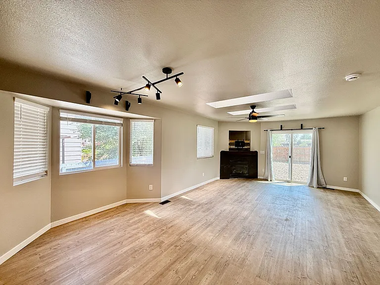 4631 Fencer Rd — Photo 4