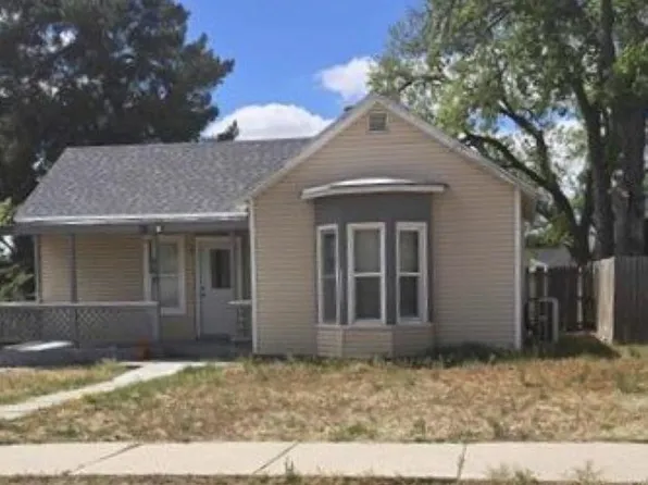 408 E 4th St, McCook, NE 69001