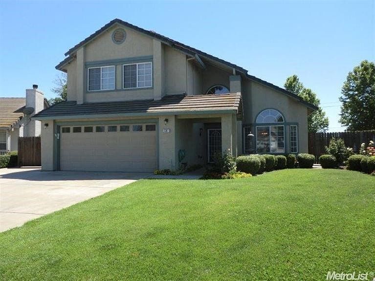 Great curb appeal to this lovely two story Ripon home.