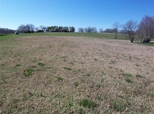 135 Spring Forest Dr, Boiling Springs, NC 28152