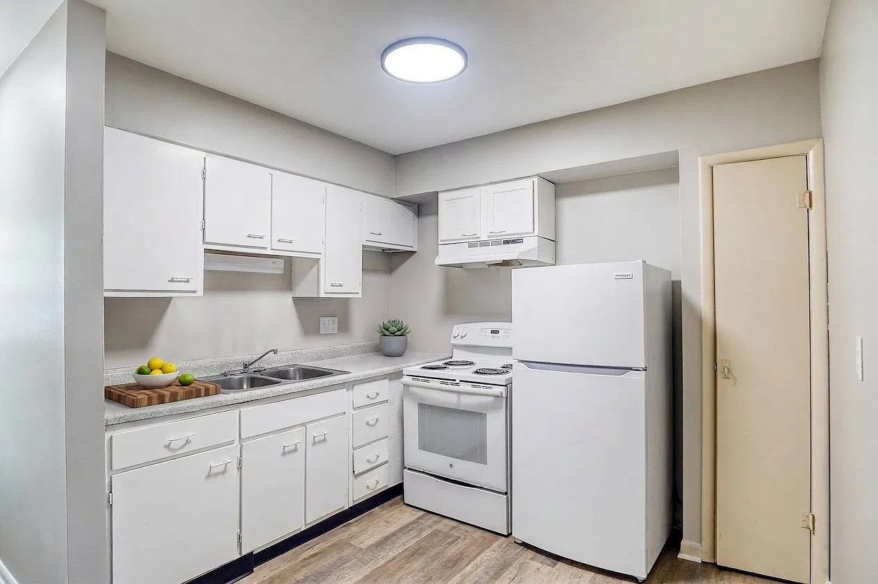 Maple Terrace Apartments — Photo 2