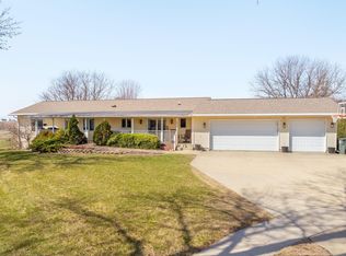 1030 Lynda Rd, Waterloo, IA 50701
