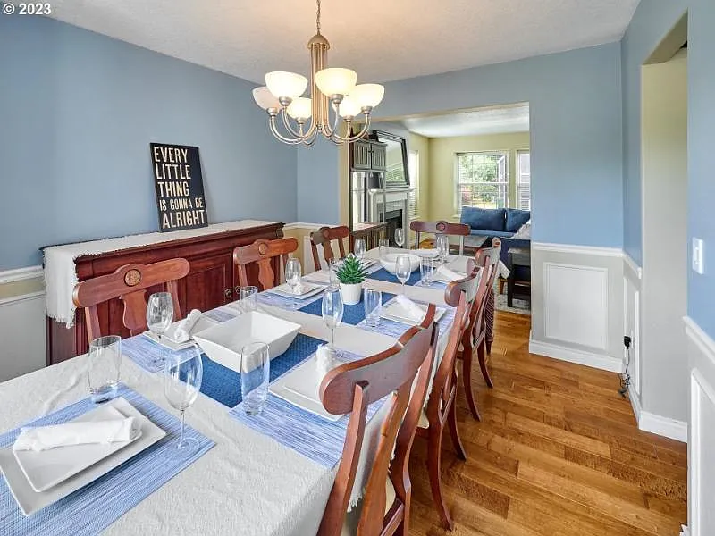 3 bed, 2250 sqft, $3,495 — Photo 2