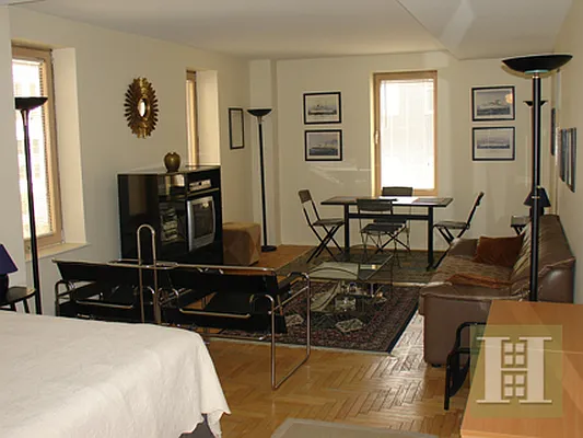 Rented by Halstead Real Estate | media 32