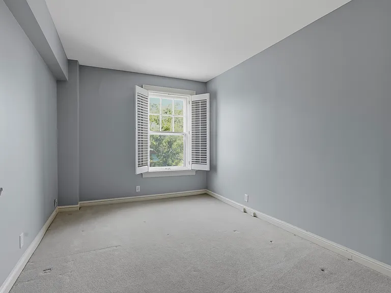329 Belt Ave #402 — Photo 8