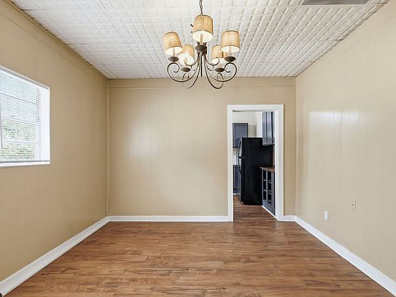 3rd image of 1415 Stanwood Ave