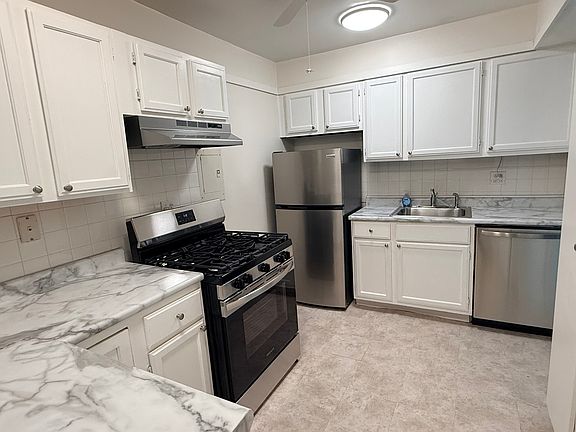 3rd image of 1769 Sessions Walk APT C