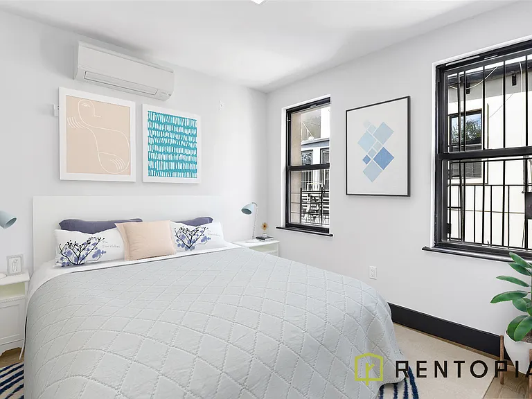 202 Scholes St #2D — Photo 4