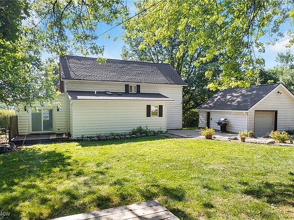 4th image of 3814 Hudson Dr