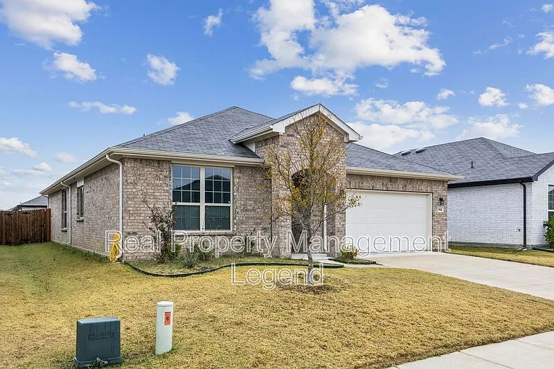 3 bed, 2.0 bath, 1884 sqft, $1,945 — Photo 3