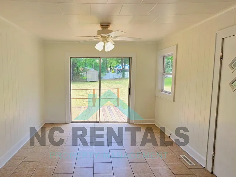 312 Walter Chambers St — Photo 4