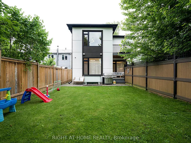 585 Montbeck Cres — Photo 48