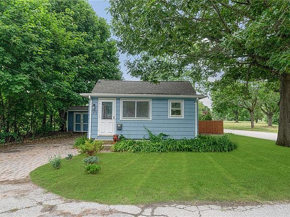 2nd image of 275 Groveland Ave