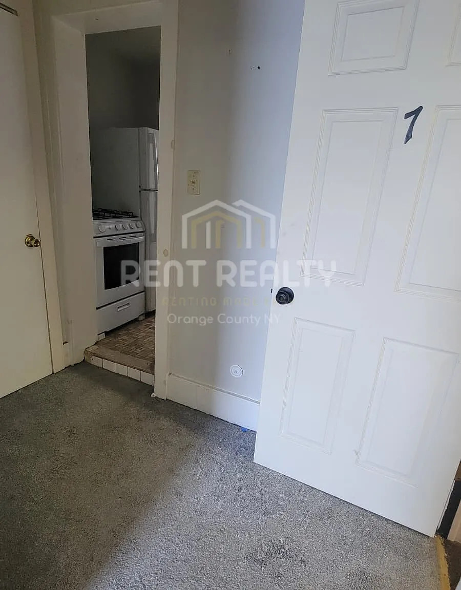 1 bed, 300 sqft, $1,150 — Photo 4
