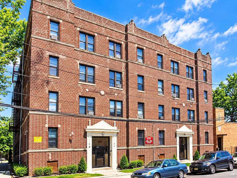 749-755 Chancellor Ave #403-404