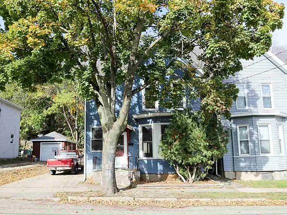 5th image of 575 Almond St